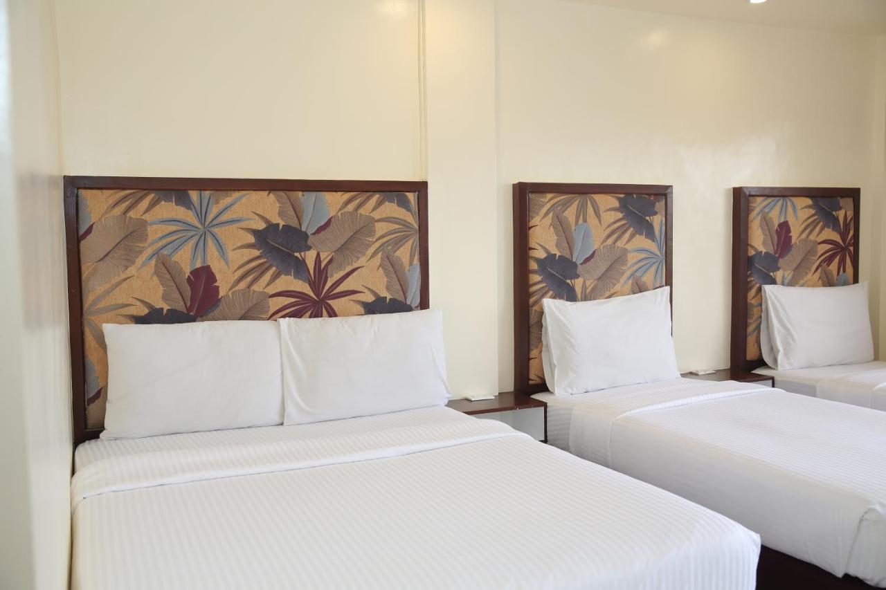 Eon Centennial Resort Hotel & Waterpark Iloilo Esterno foto