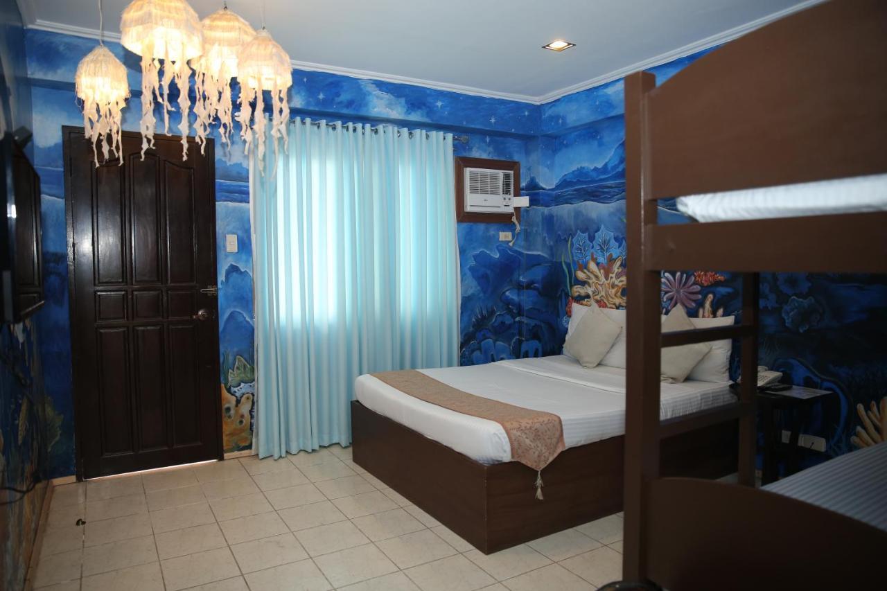 Eon Centennial Resort Hotel & Waterpark Iloilo Esterno foto