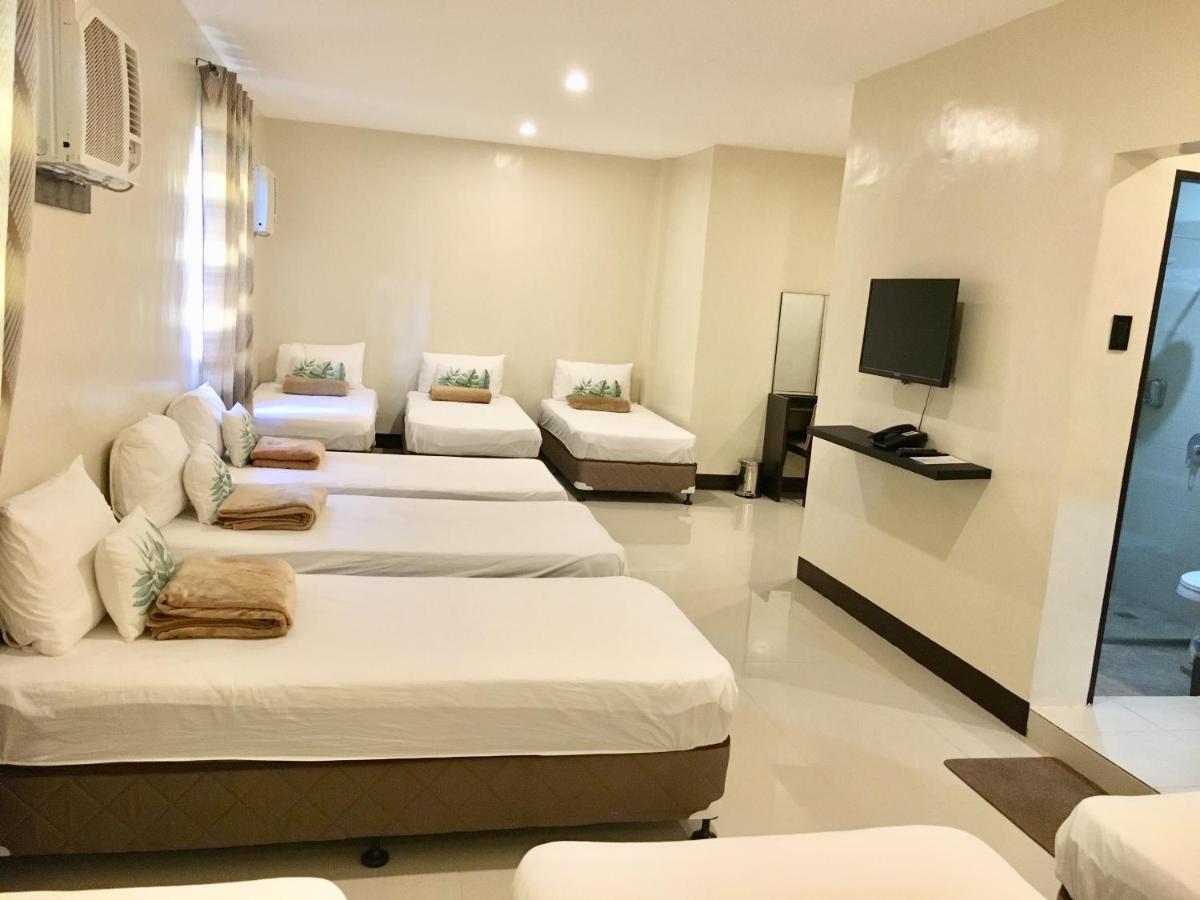 Eon Centennial Resort Hotel & Waterpark Iloilo Esterno foto