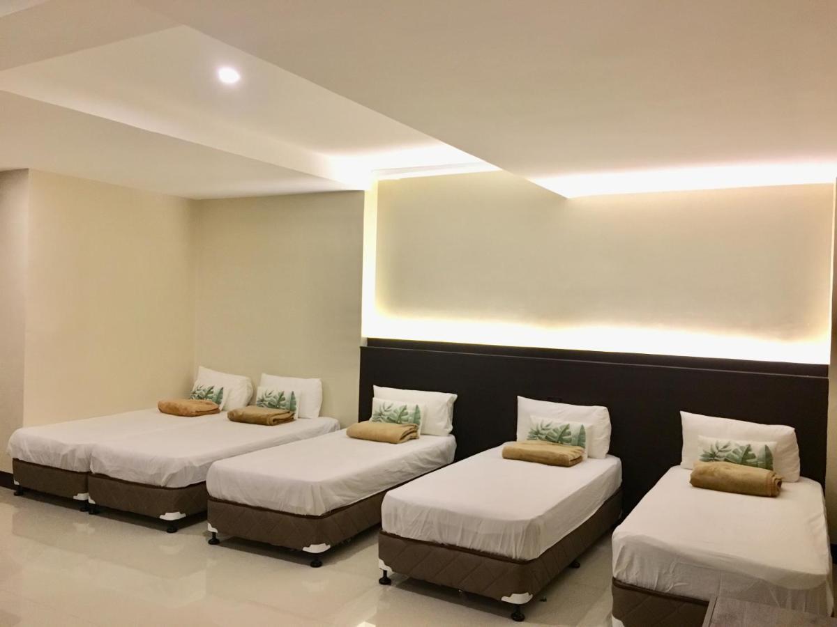 Eon Centennial Resort Hotel & Waterpark Iloilo Esterno foto