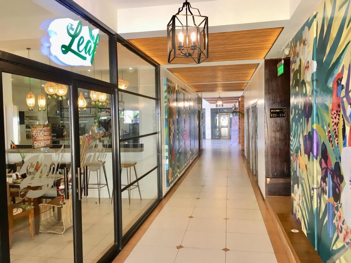 Eon Centennial Resort Hotel & Waterpark Iloilo Esterno foto