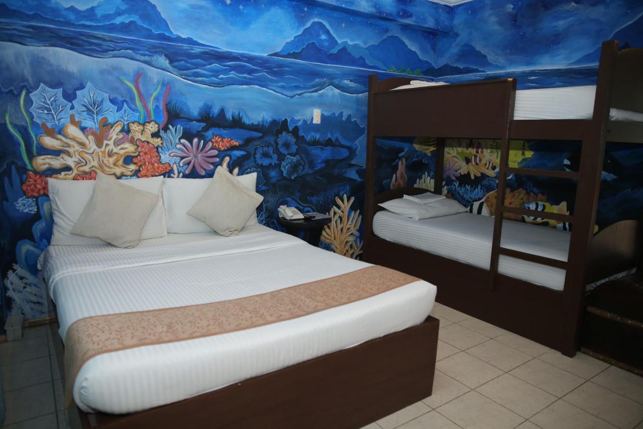 Eon Centennial Resort Hotel & Waterpark Iloilo Esterno foto